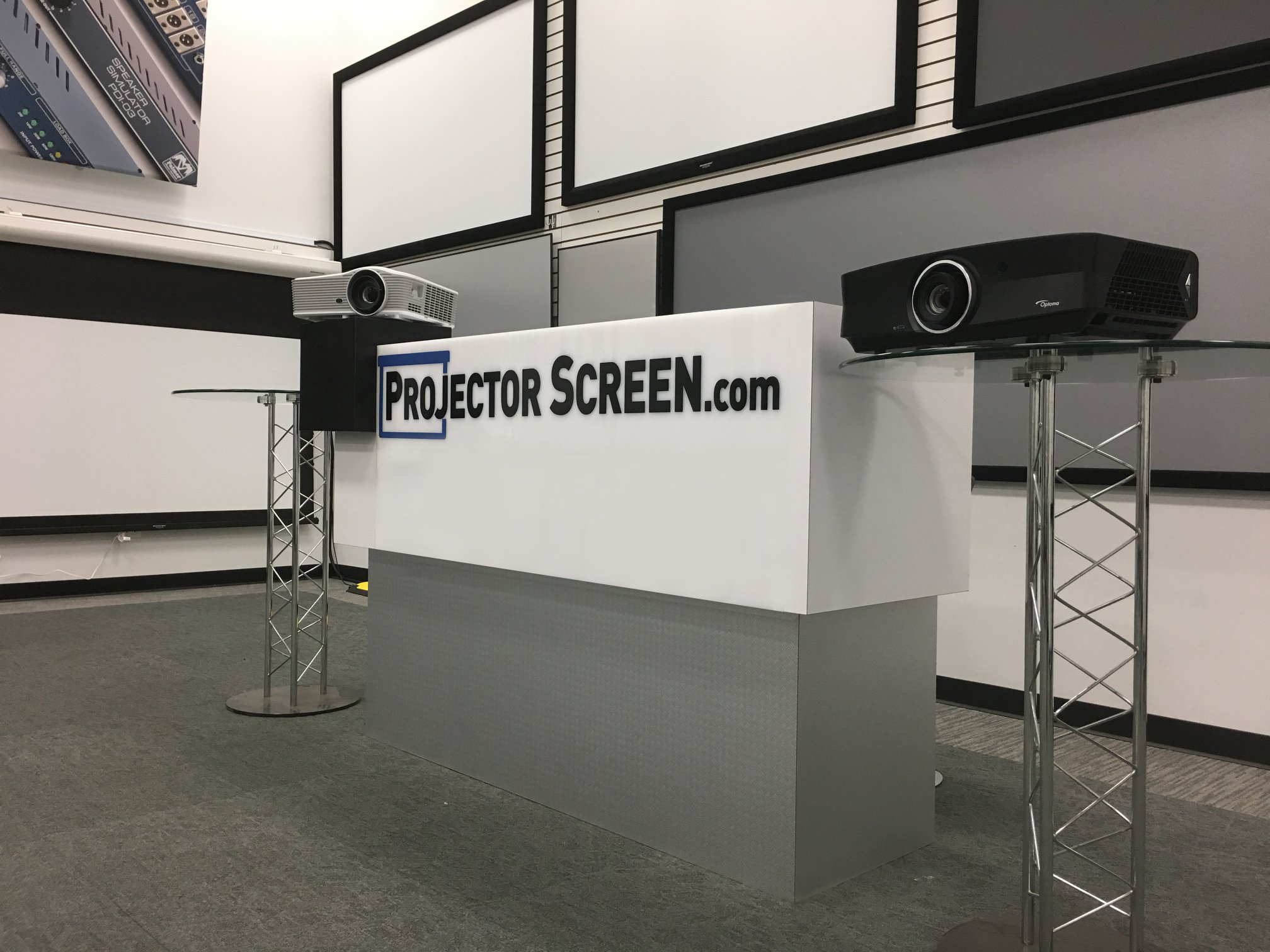 Projector Screen and Projector Sale